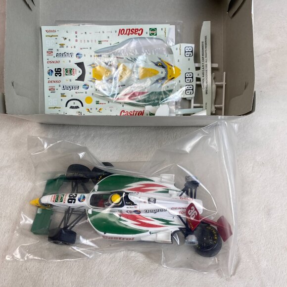 1999 REVELL DAN GURNEY'S CASTROL REYNARD RACE CAR PLASTIC MODEL KIT 1/25 SCALE - Picture 6 of 16